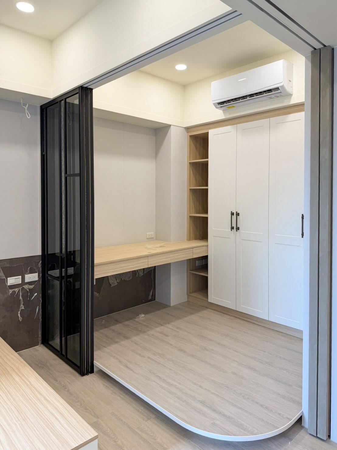 Read more about the article What Are the Advantages of Aluminum Partition Materials for Interior Decoration?