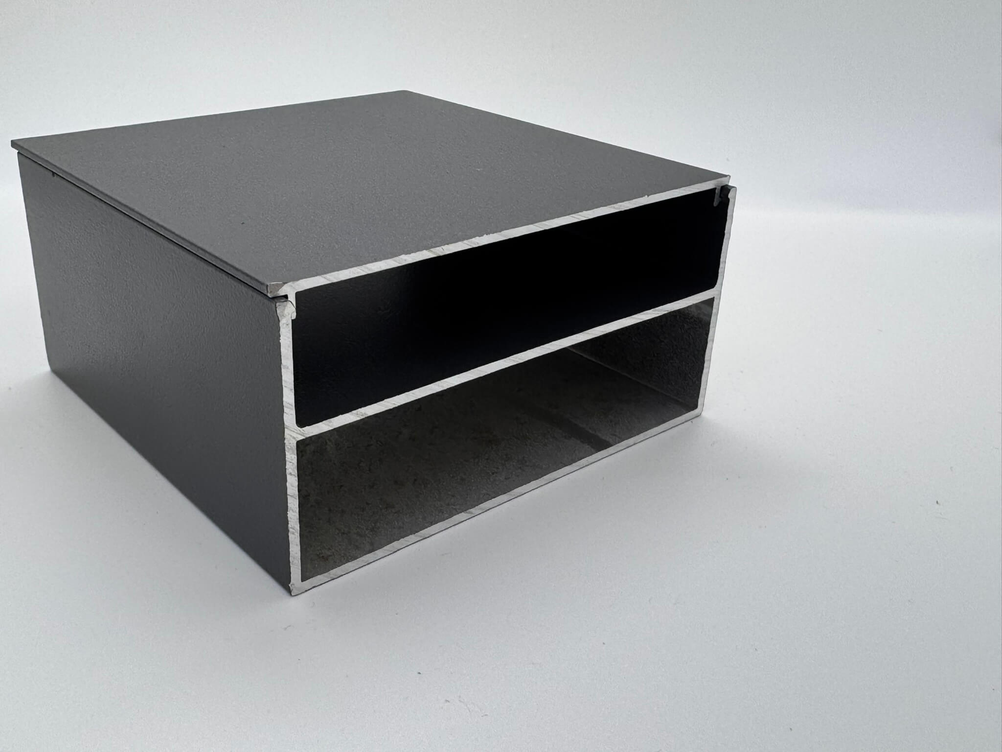 Read more about the article What Types of Aluminum Interior Finishing Materials Are Available?